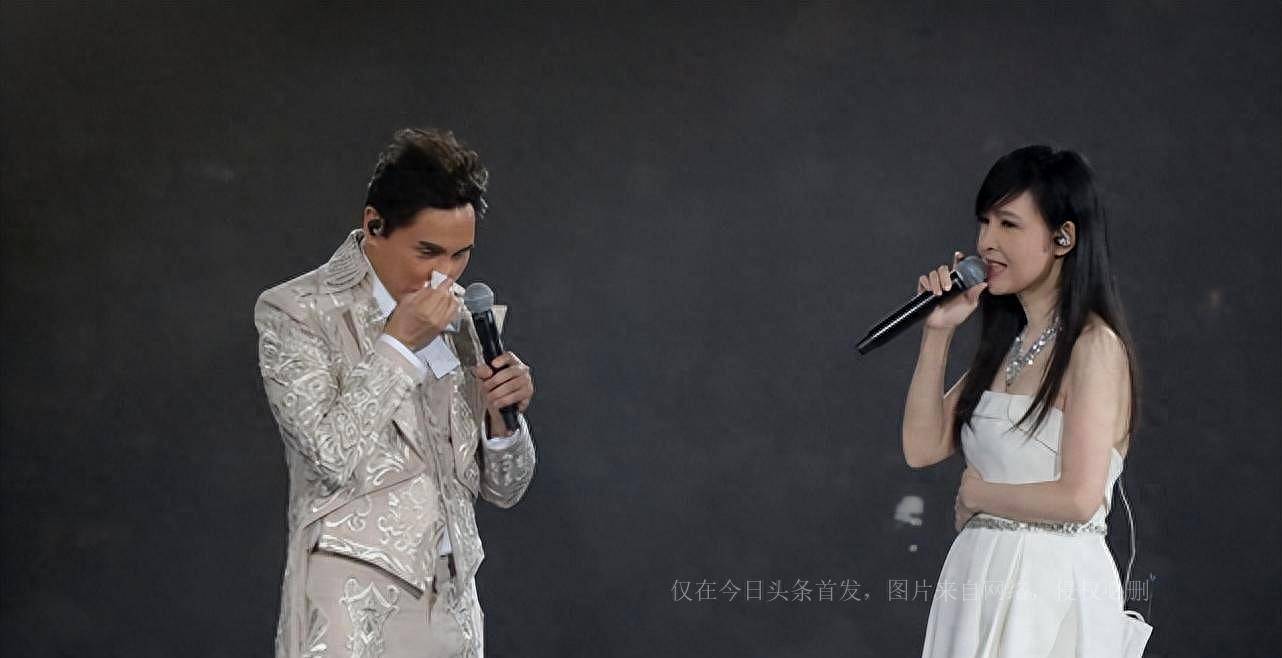 综上所述,黄凯芹和周慧敏的合作演唱会不仅是一场音乐盛宴,更是一份