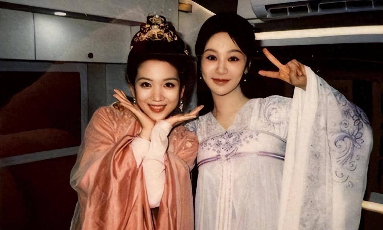 出道第一部剧就和杨紫合作,《长相思》里又演杨紫妹妹,真有缘_代露娃