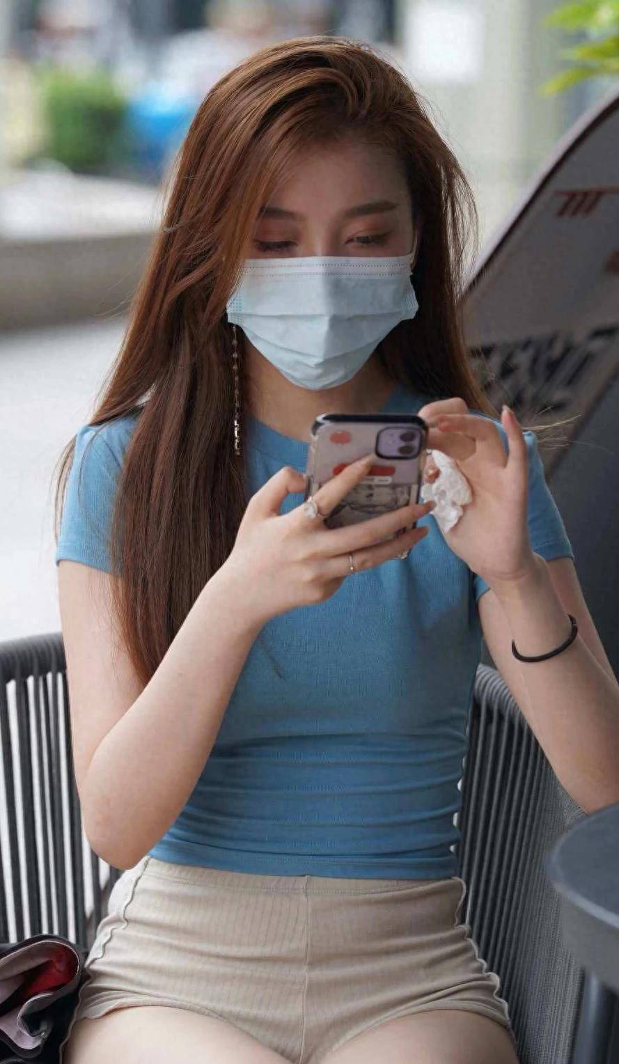 街拍美女的日常生活,长腿小姐姐的日子休闲装当然是最美的!