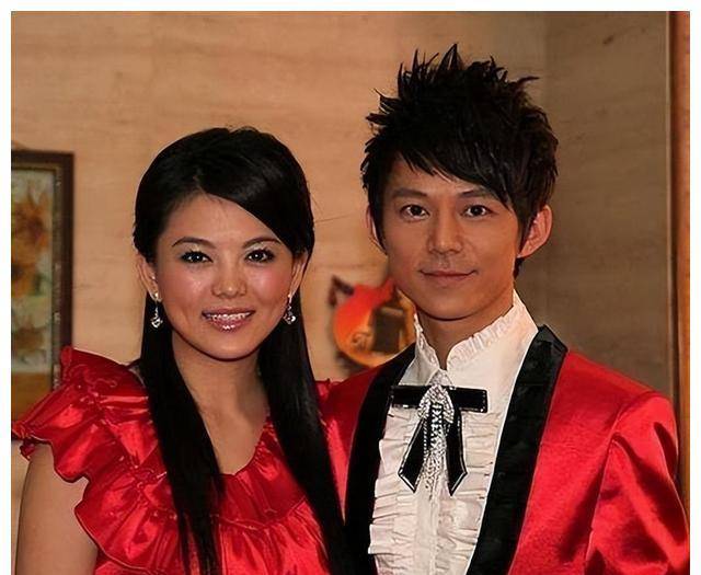 于是,在何炅的鼓励下,谢娜正式开始了"放飞自我"的道路.