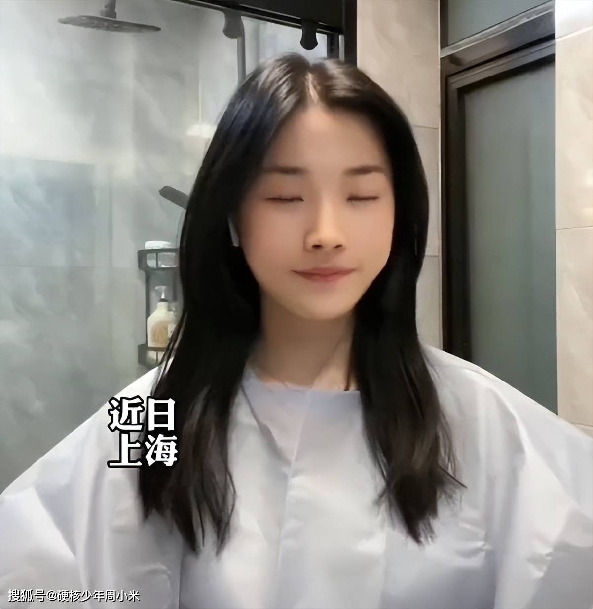 值得吗？上海一女子和男友分手后剃光头：男朋友喜欢长发女孩_手机搜狐网