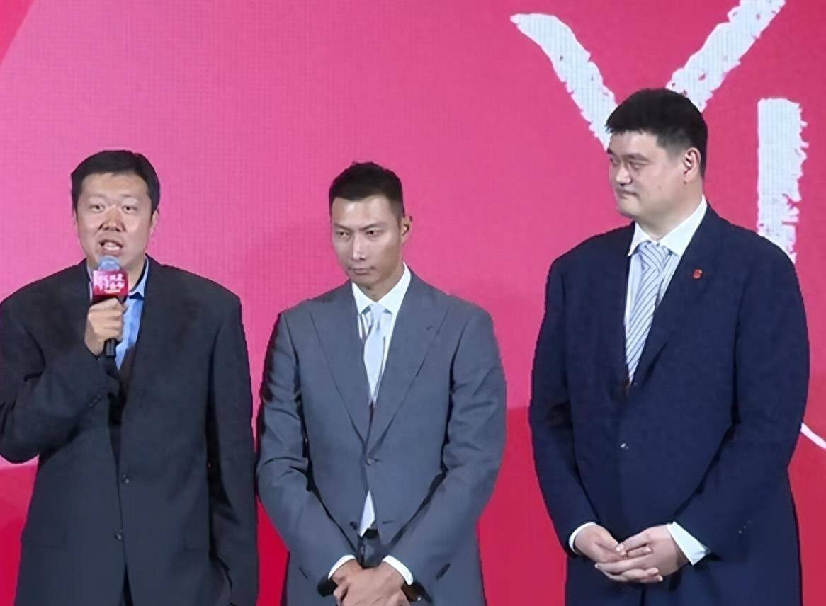 当众戳中姚明痛点,易建联退役仪式遭遇悲情一幕_比赛_上海男篮_李秋平