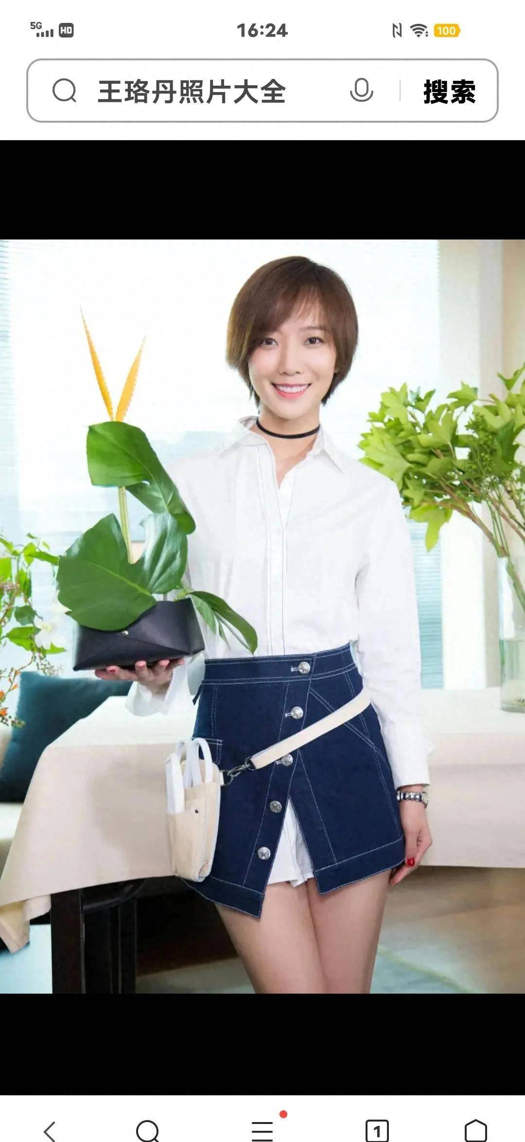 2,徐璐王丽坤,1985年3月22日出生于内蒙古自治区赤峰市翁牛特旗,中国