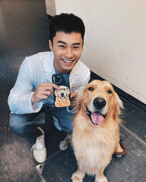 毕业于香港理工大学建筑工程及管理学系的孔德贤,2017年加入tvb后便在