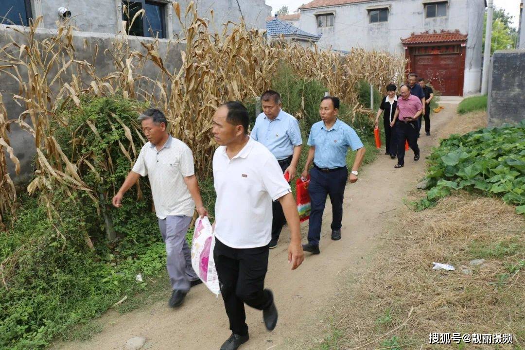 河南省一顺药业走访慰问梁园区王楼乡困难群众_韩世洪_双印_先锋岗