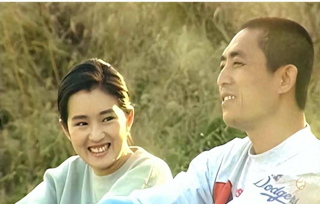 巩俐竟承认私生子?张艺谋连夜赴法认亲?