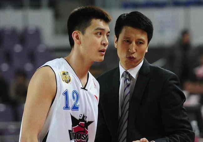 成了那个 "救火" 的人刚退役不久的杨鸣郭士强向管理层递上了辞职信和