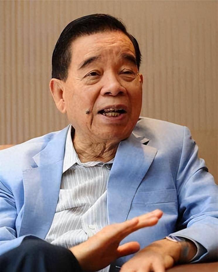 他是香港最浪漫的富豪,他与袁咏仪有染,因心脏病去世,享年47岁_罗兆辉