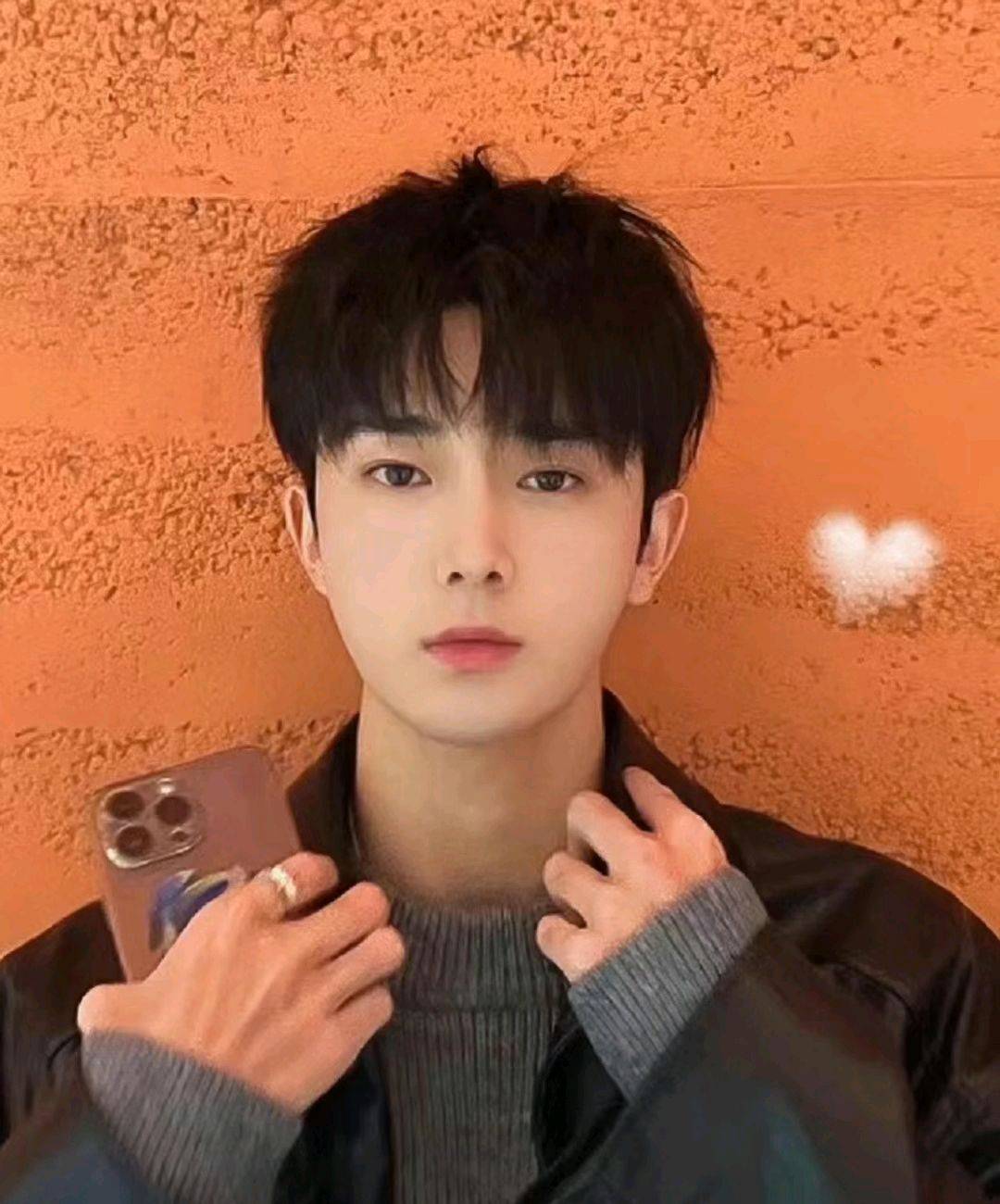 超短寸头,前刺头,狼尾头和微分碎盖头,你认为哪一种最帅气_发型_男士