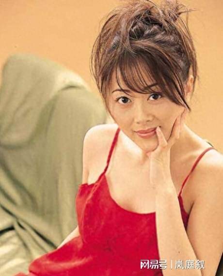 她曾因身材太好,被"小三"逼上绝路,如今活成了自己的模样_姚乐怡_雅丽