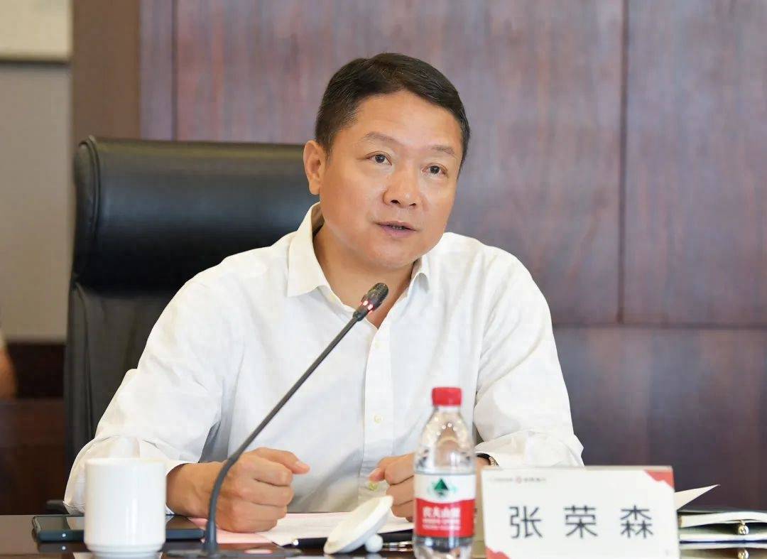 张荣森行长对高长生总经理一行来访表示热烈欢迎,并介绍了浙商银行