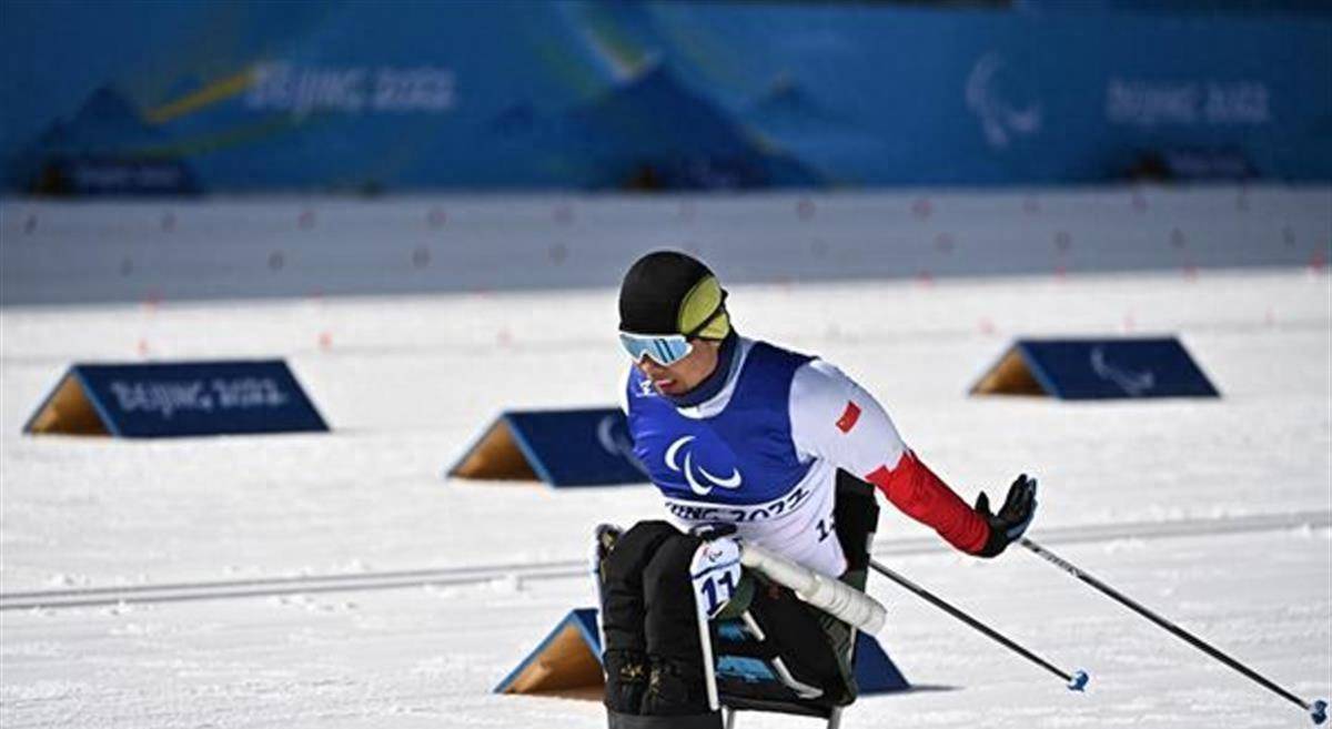 冬残奥会福建小伙夺越野滑雪冠军,他曾躲在家4年_郑鹏_生活_比赛