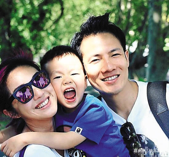 继陈小春后,杨千嬅全家被爆移居上海,儿子就读贵族国际学校_内地_孩子