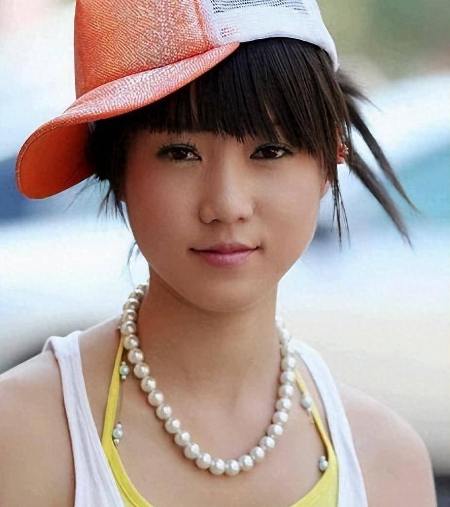 "最红裸模"张筱雨:22岁时拍写真火爆全网,如今将近40岁仍单身_艺术