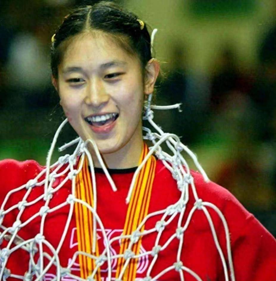 隋菲菲:到美国打球年薪3万,师级上校军衔,那么现状如何了?