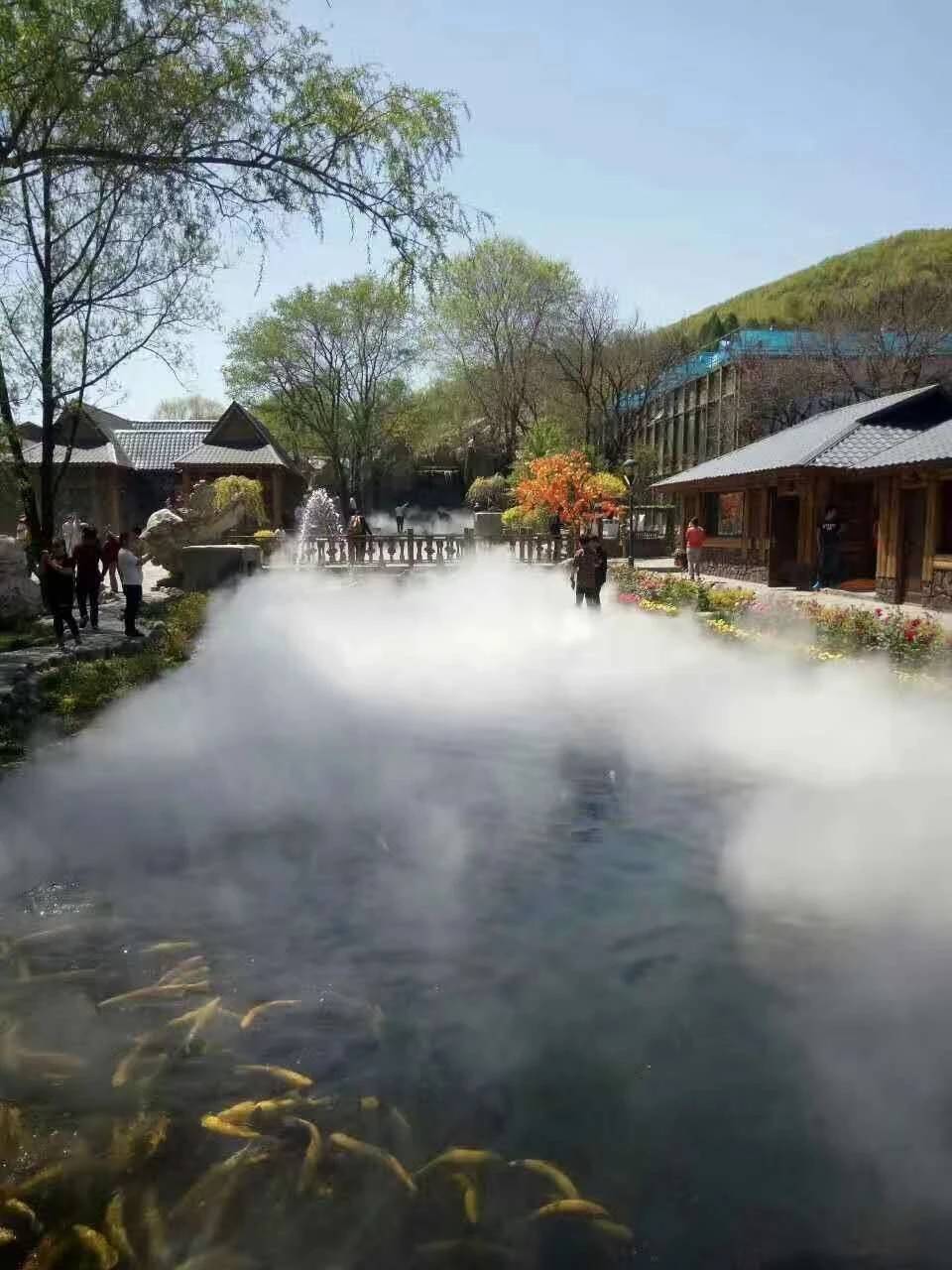 所以风水学认为:"水斜飞倾流则生气散,水融注则内气融聚".