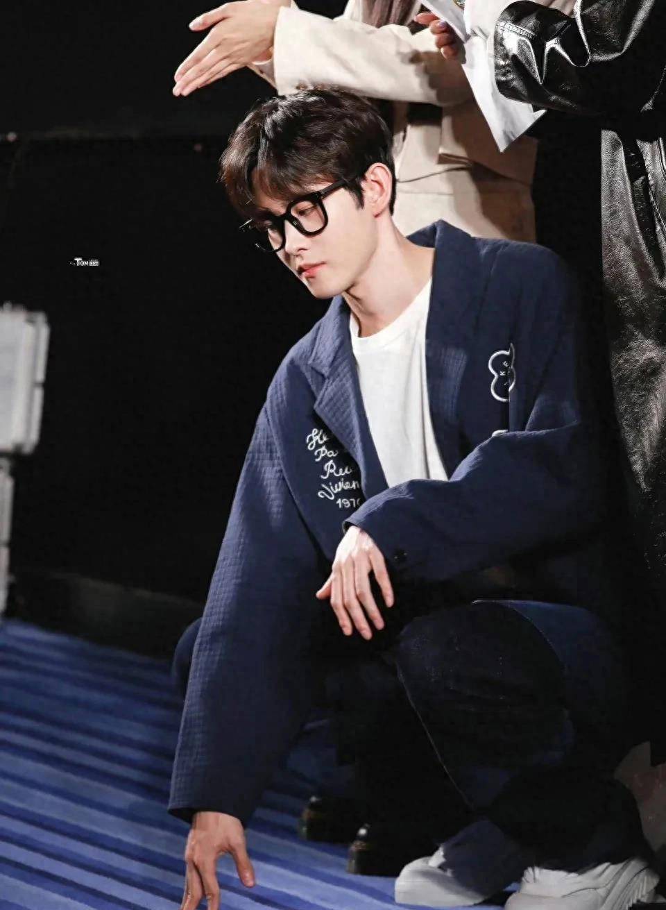 21娱乐瓜:龚俊任嘉伦檀健次赵露思吴磊关晓彤金晨文咏珊田嘉瑞_活动