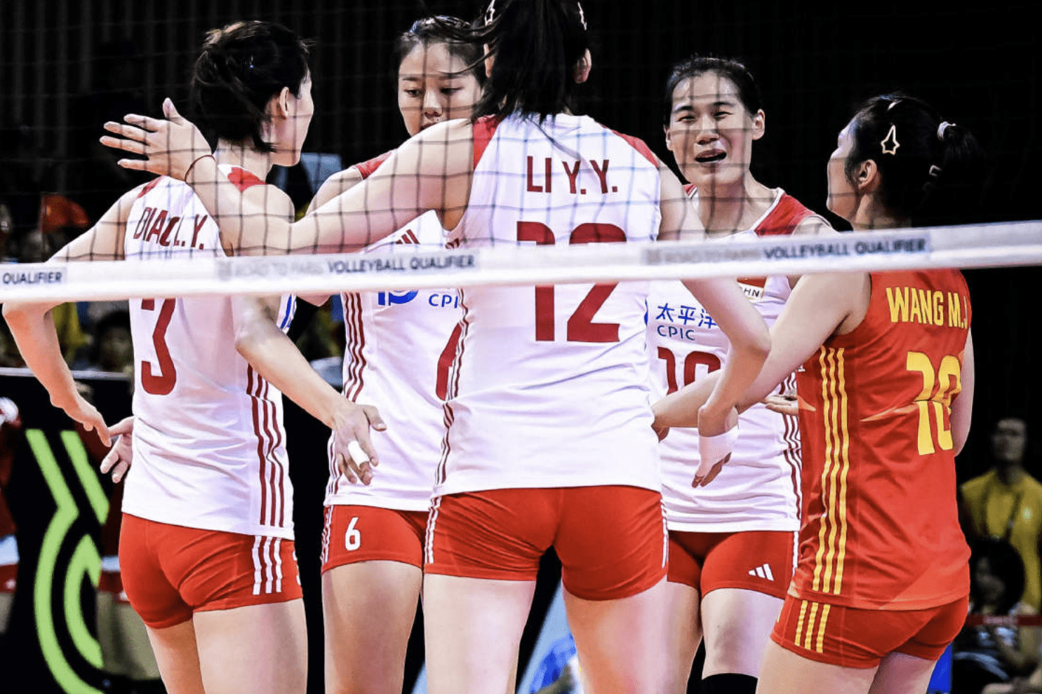 面对央视4大顶梁柱挨个检讨,教练却不露面_中国女排_比赛_袁心玥