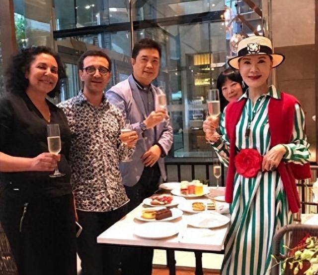 夏台凤:在《回家的诱惑》中报复渣男,现实却被同性恋老公骗婚_邹森