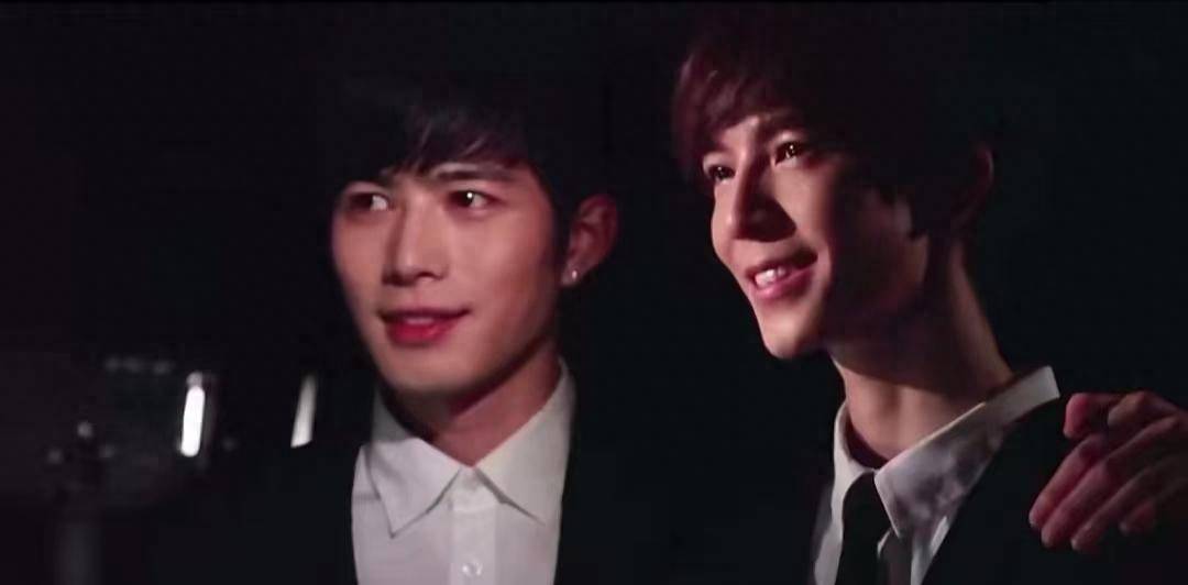 《云之羽》后劲还没过,我意外发现郭敬明和陈学冬过往的蛛丝马迹_网友