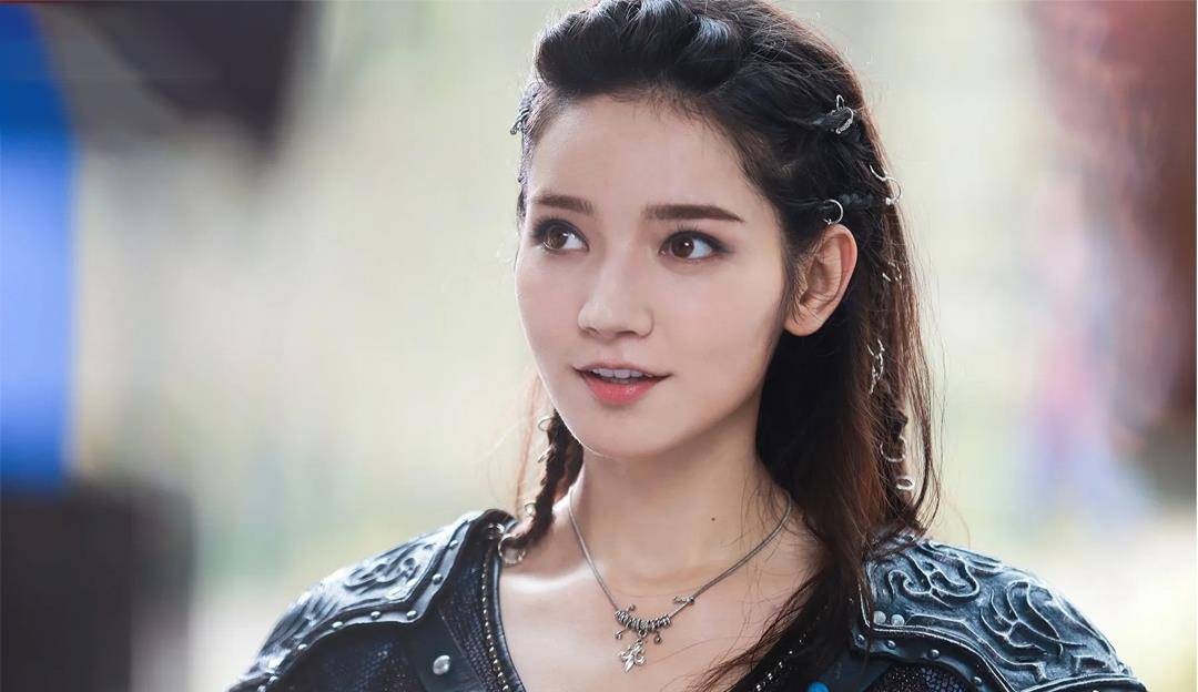 杨幂旗下有"嘉行四美",跟着她蹭大制作出圈,却怎么也捧不红_公司_资源