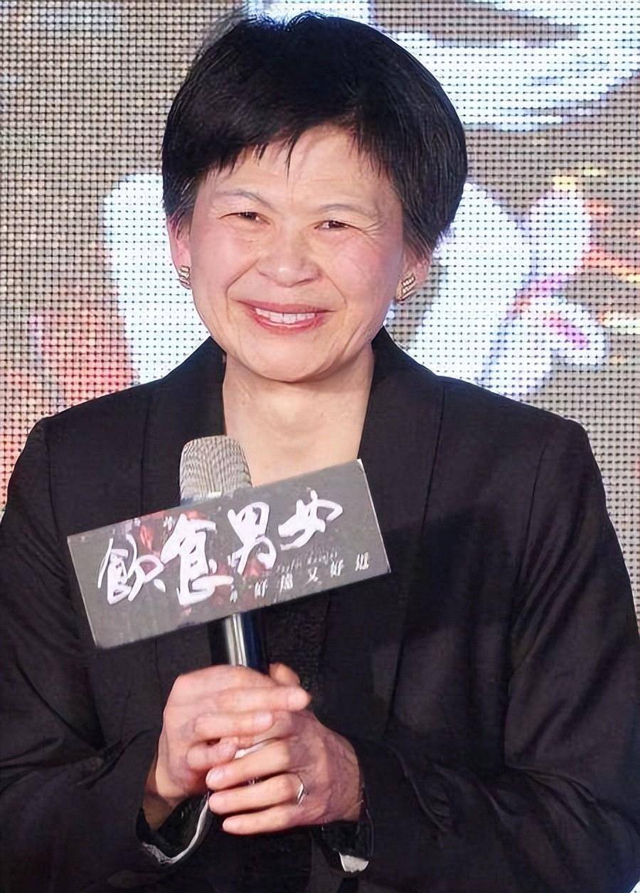 林惠嘉近照,她是李安背后的丑妻,长相土气,这位贤妻有点酷_电影_老婆