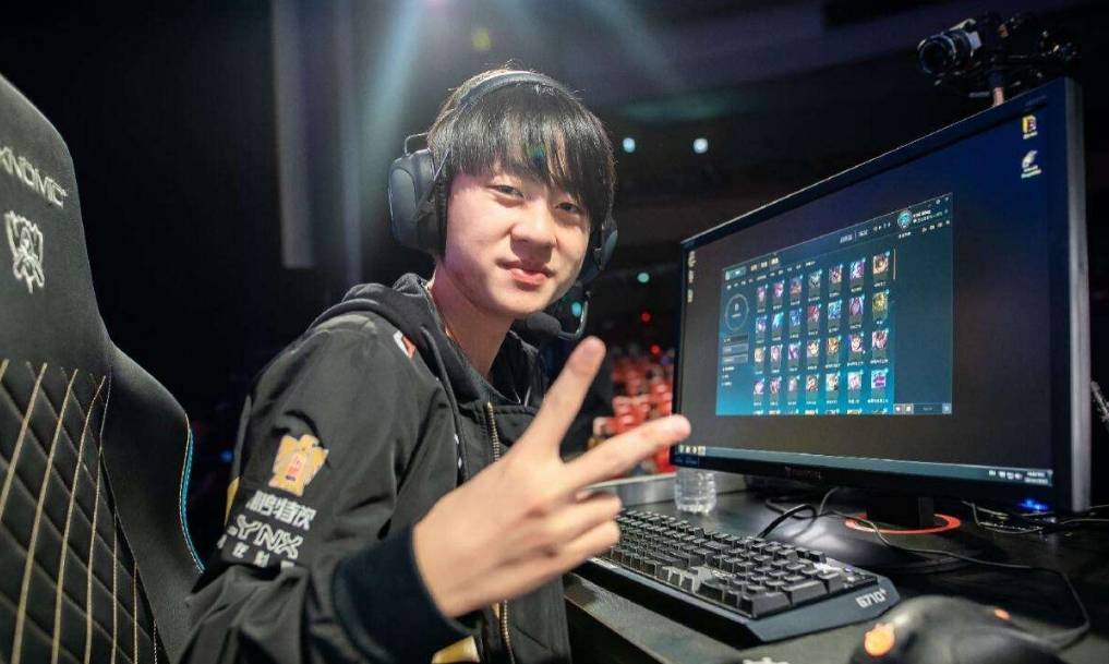 篮球评论员谈英雄联盟引热议_徐静雨_进攻_位置