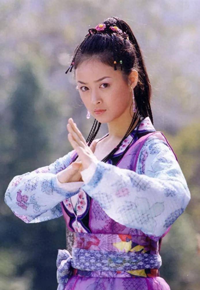 1991年,出演的电视剧《坠子皇后》播出,也算个