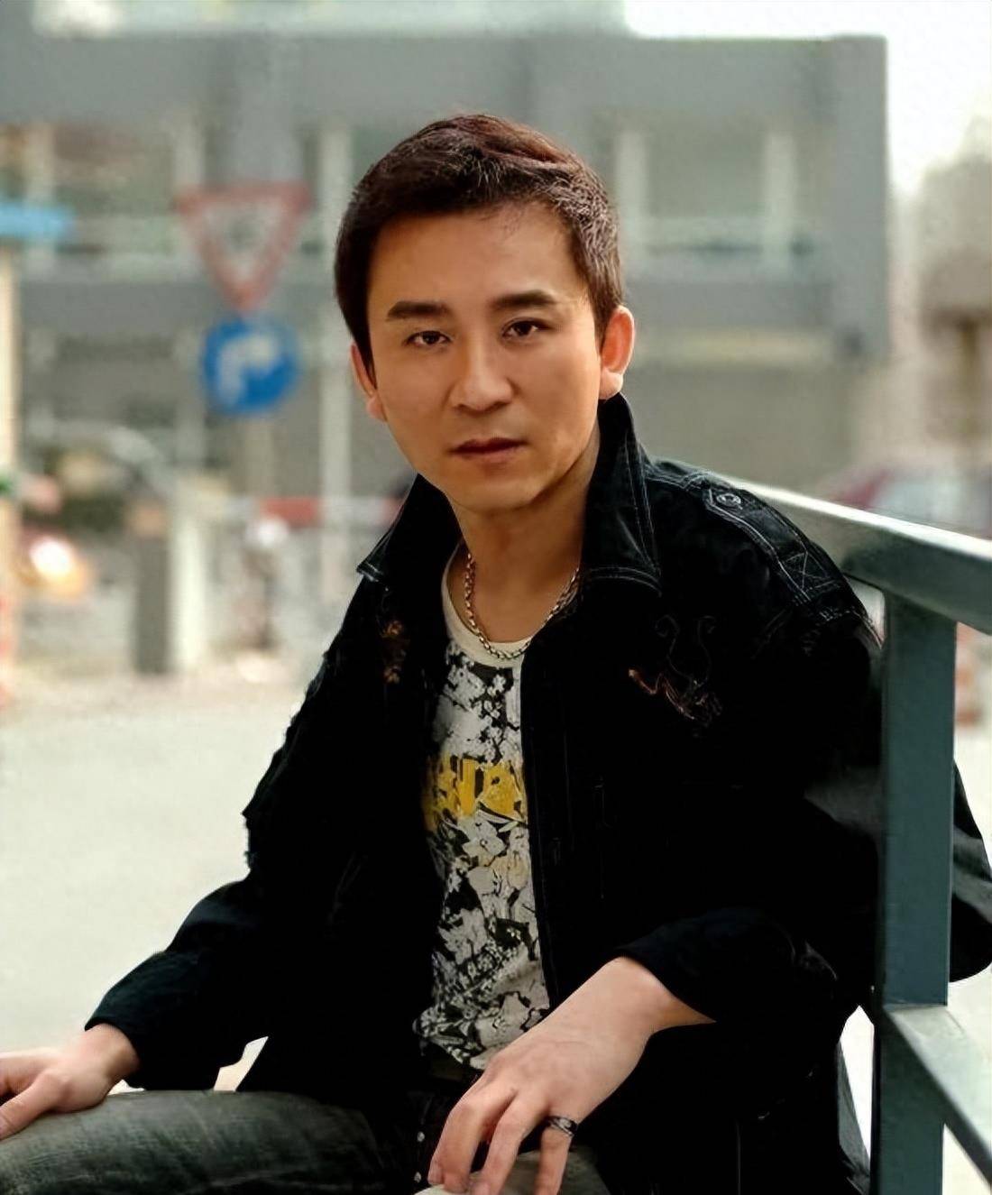 演员赵毅:长相帅气戏也好,48岁依旧未婚,闫学晶为他操碎了心_张少华