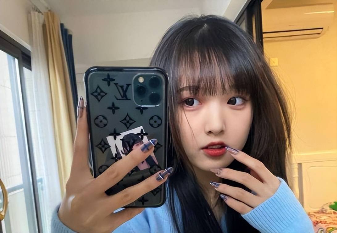 曝欧尼熊出轨后续:试图20w和解,自杀威胁前男友,疑脚踏4只船?