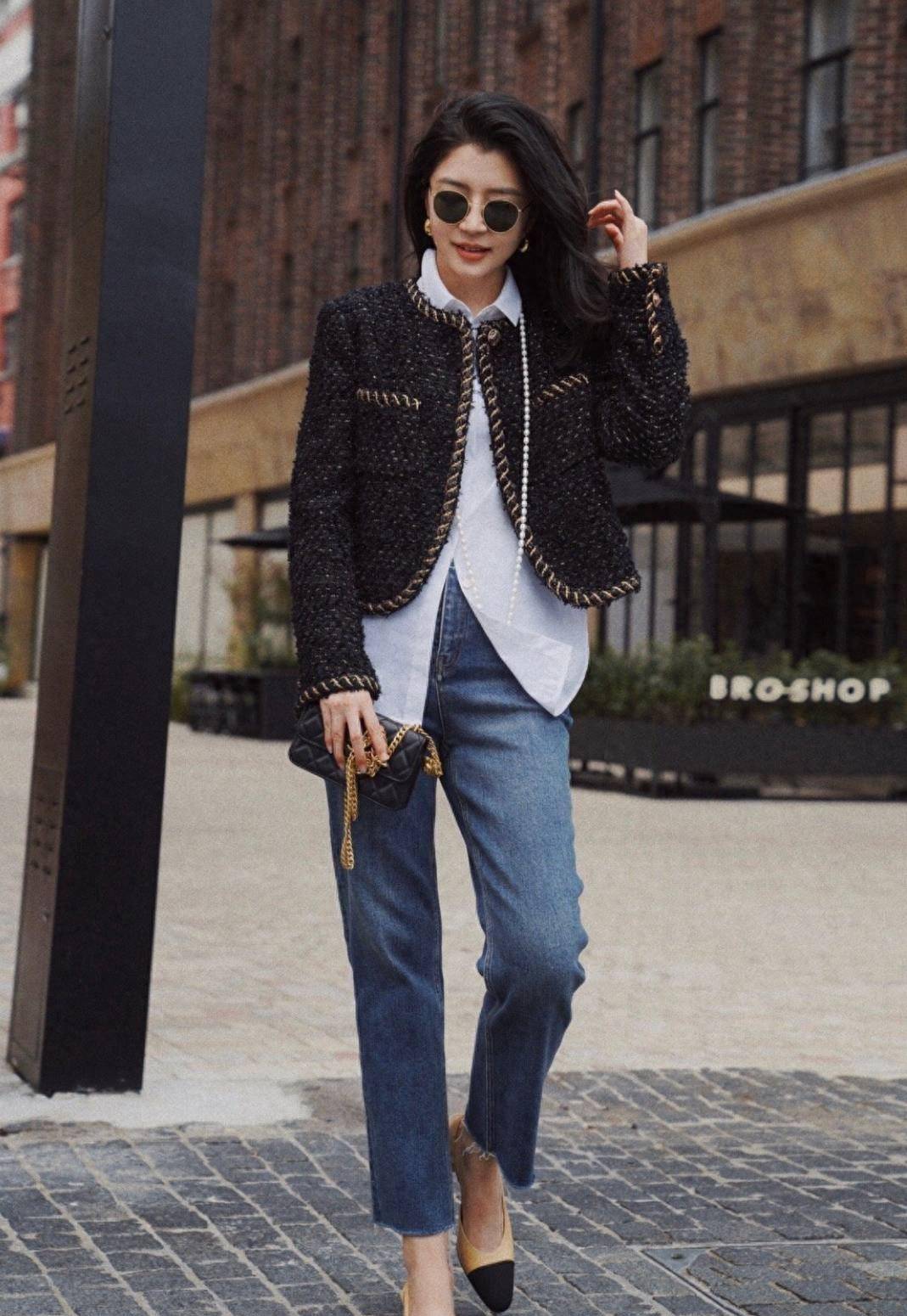 博主三木也放弃风衣了,穿起"小香风"扮时髦,气质瞬间高级多了