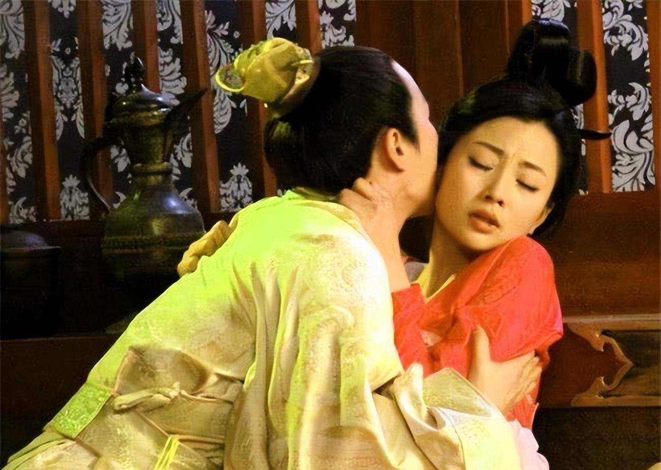 赵光义强幸小周后,在历史上是真实的吗?_李煜_赵匡胤_南唐