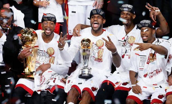 韦德透露招募詹姆斯内幕 科比夺五冠后他打电话询问:勒布朗你想咋做