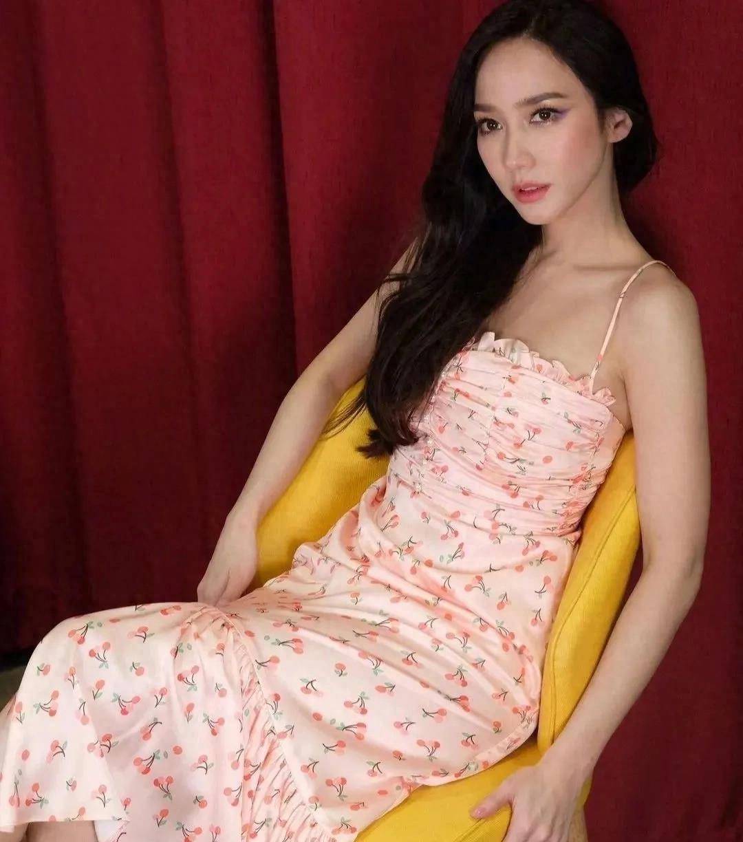 年过40岁,国外"不老女神"被20岁鲜肉狂追:这才是颜值天花板_aump_身材