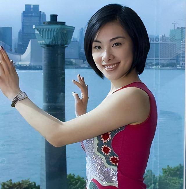 刘璇:36岁下嫁"穷小伙",老公真实身份曝光,比郭晶晶嫁得还好_何炅