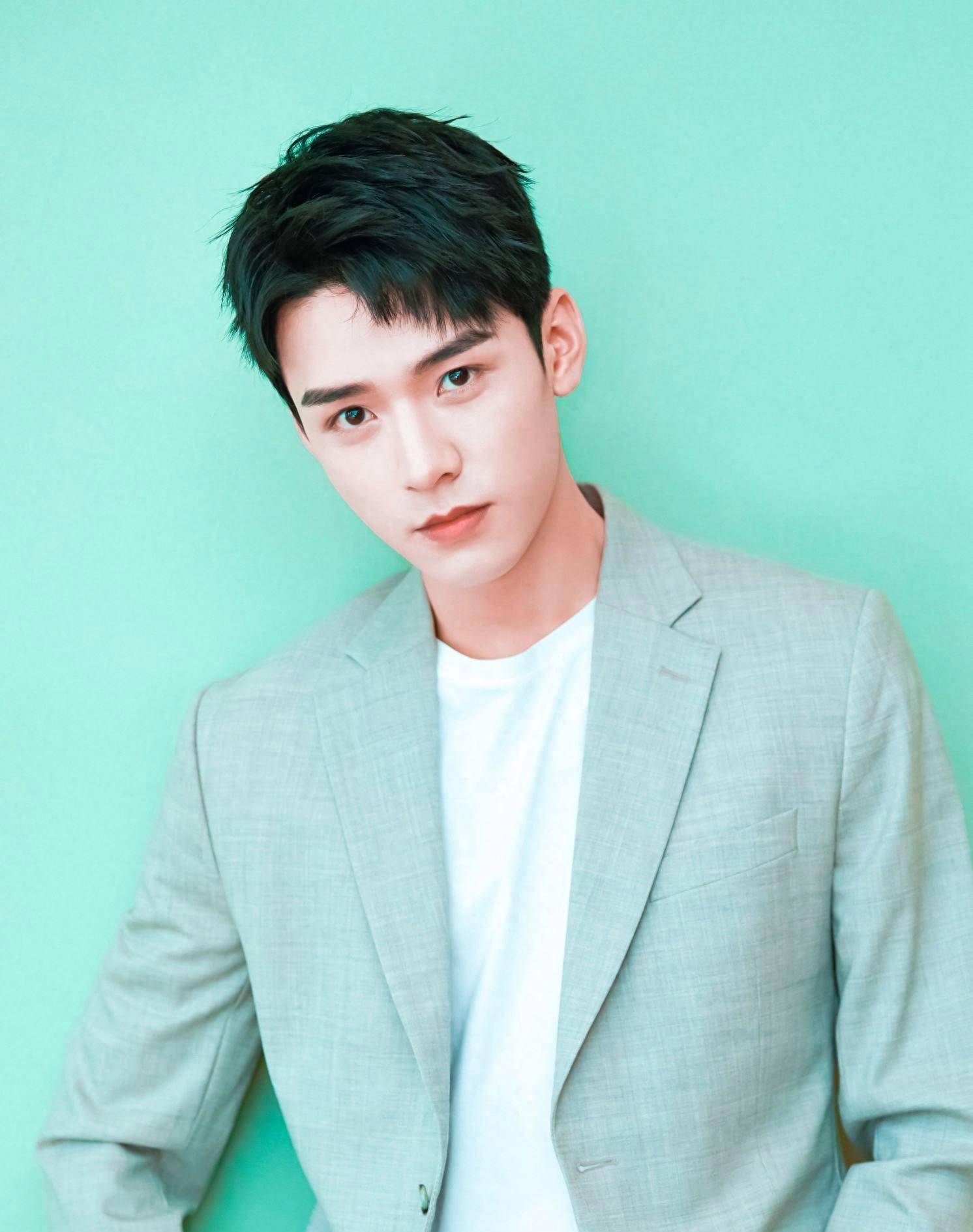 八卦爆料-朱一龙,龚俊,黄晓明,虞书欣,范丞丞等_彭昱_团队_小时候