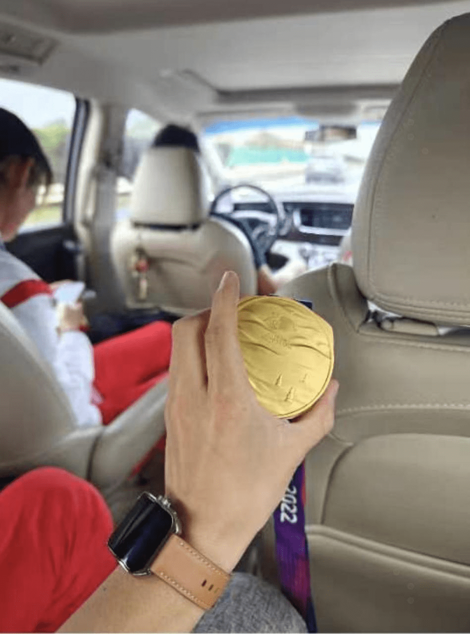 兄弟们，这么多国家队运动员上手的这款手表叫什么？好用吗？