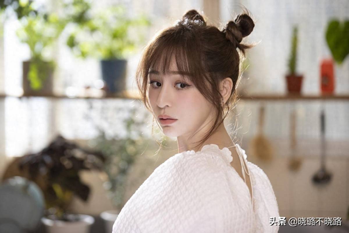 看了40岁王心凌新舞台之后,我确信:性感在甜美面前不值一提_少女_刘海