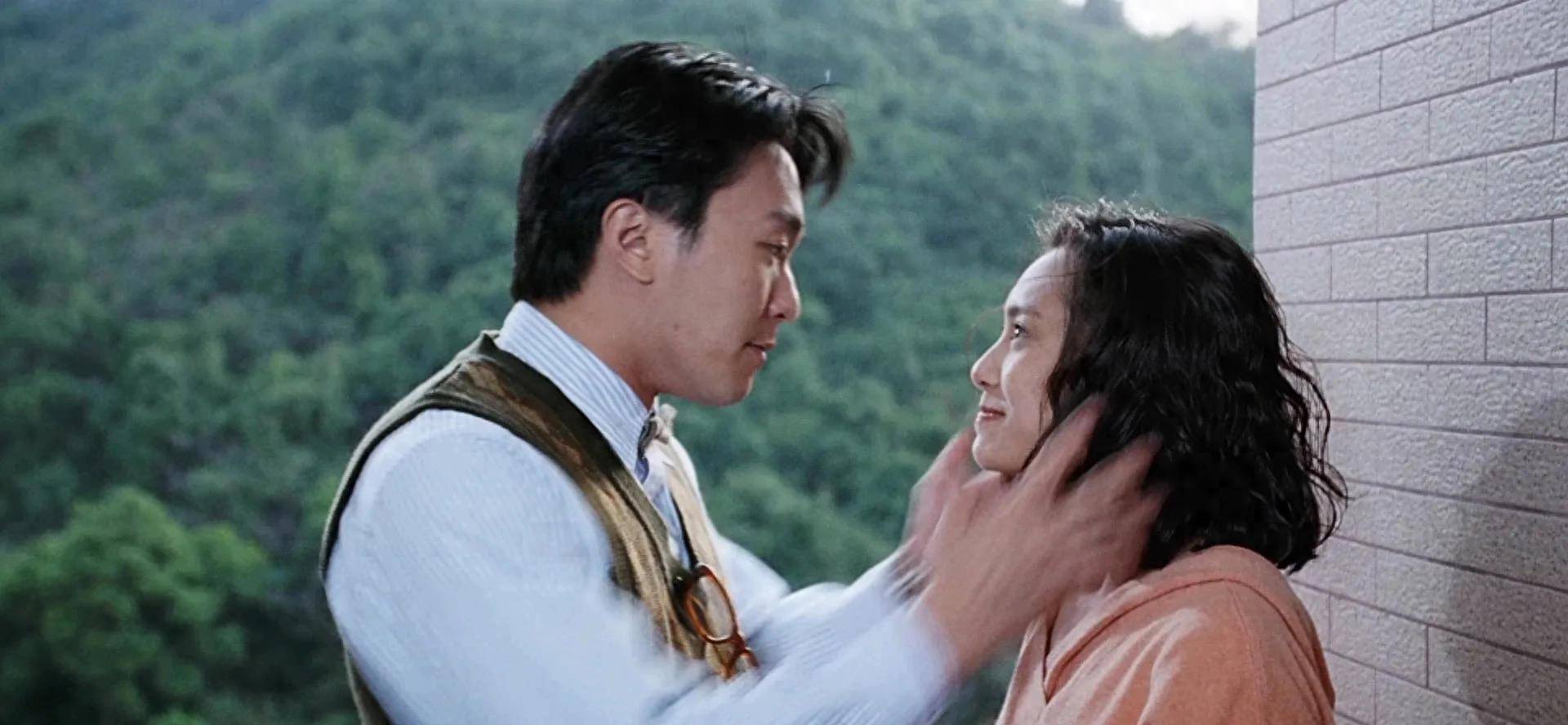 周星驰就是一个正面的例子.他拍吻戏的时候从不逾越底线.