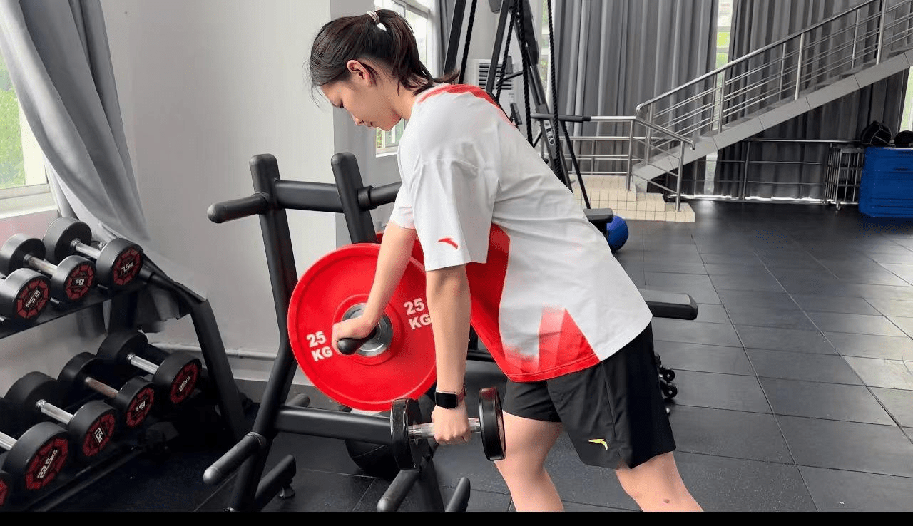 兄弟们，这么多国家队运动员上手的这款手表叫什么？好用吗？