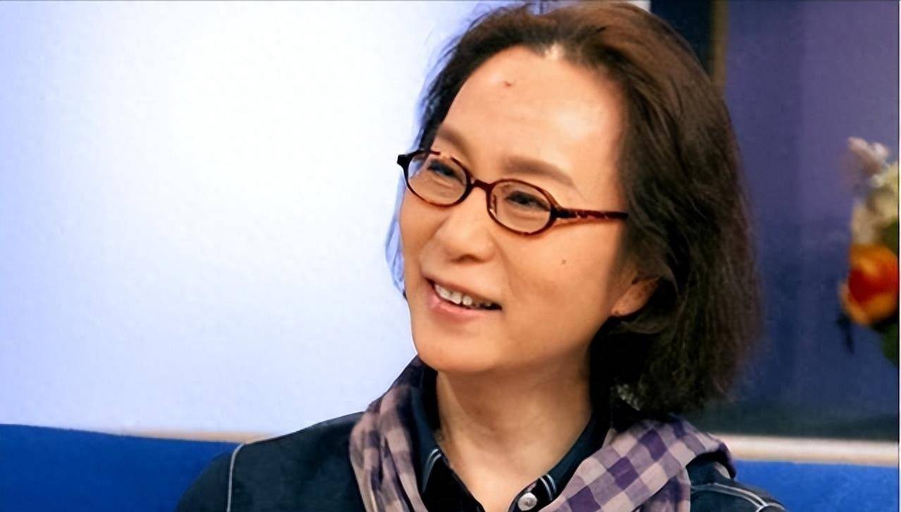 奚美娟,老艺术家的"两副面孔",在晚年统统现原形!_周野芒_孩子_网友