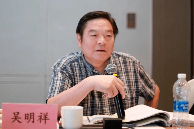 鉴定会现场▼会议开始,青岛汉缆股份有限公司董事长张立刚致欢迎辞,他