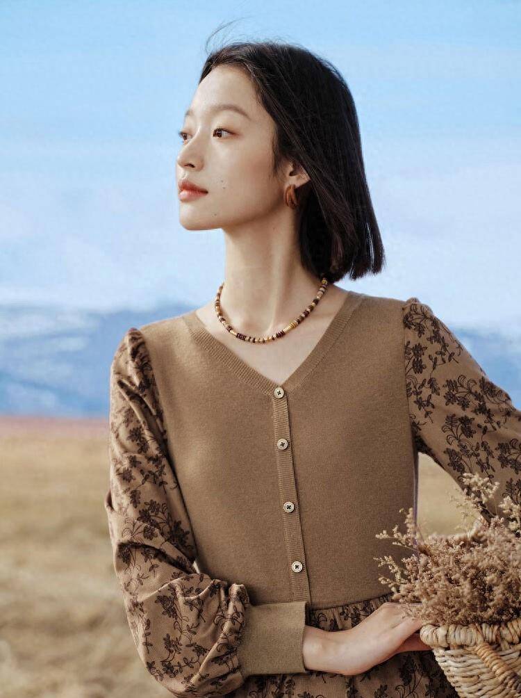 非常漂亮的一条裙子,这种复古田园风格的韵味带来一种暖心的感觉_设计