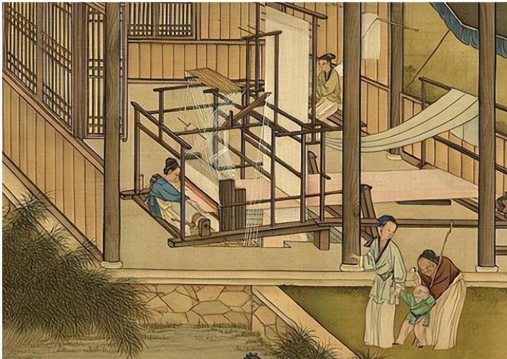 据专家介绍,蚕在古代,有很多意象,鎏金铜蚕可能是陪葬品,寓意重生,也