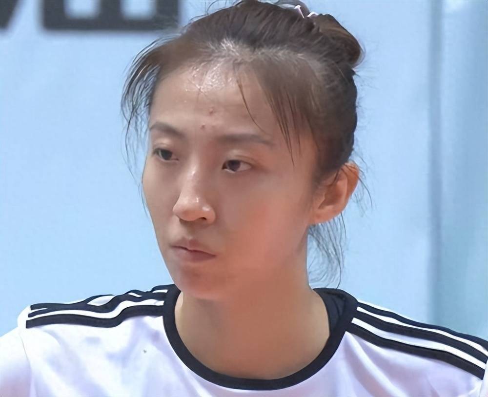 中国女排夺冠功臣回归,球迷喜极而泣!_丁霞_状态_读者