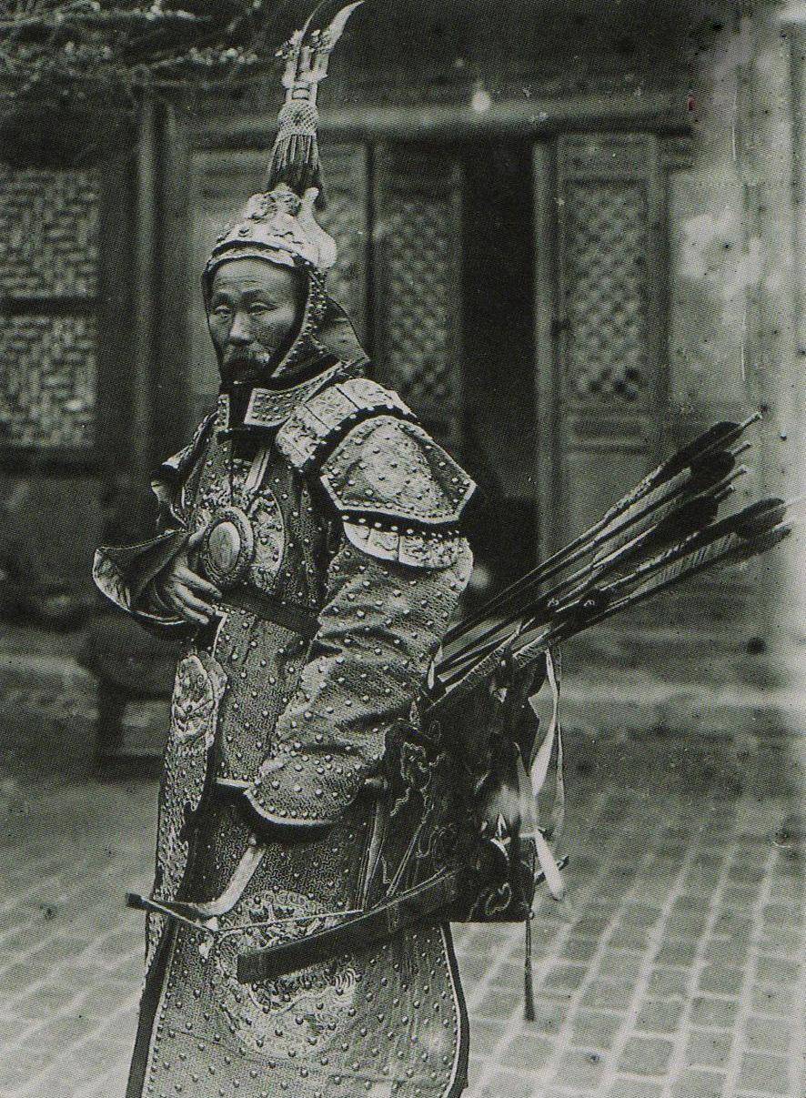 晚清珍贵影像:婚礼场面浩大,小脚妇女令人触目惊心,李鸿章现身_历史