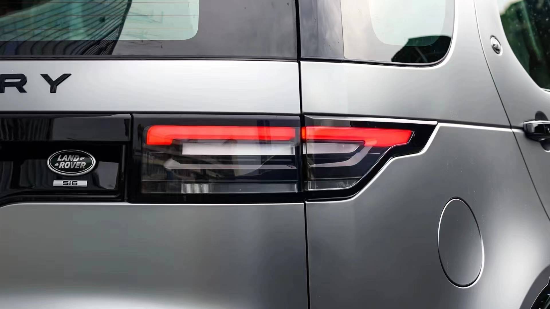 路虎发现ek改色膜太空银,自带一种磨砂般的质感_搜狐汽车_搜狐网