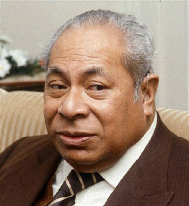 王国的居民很大的影响,毕竟在汤加人的传统中,尊敬国王是和祈祷一样