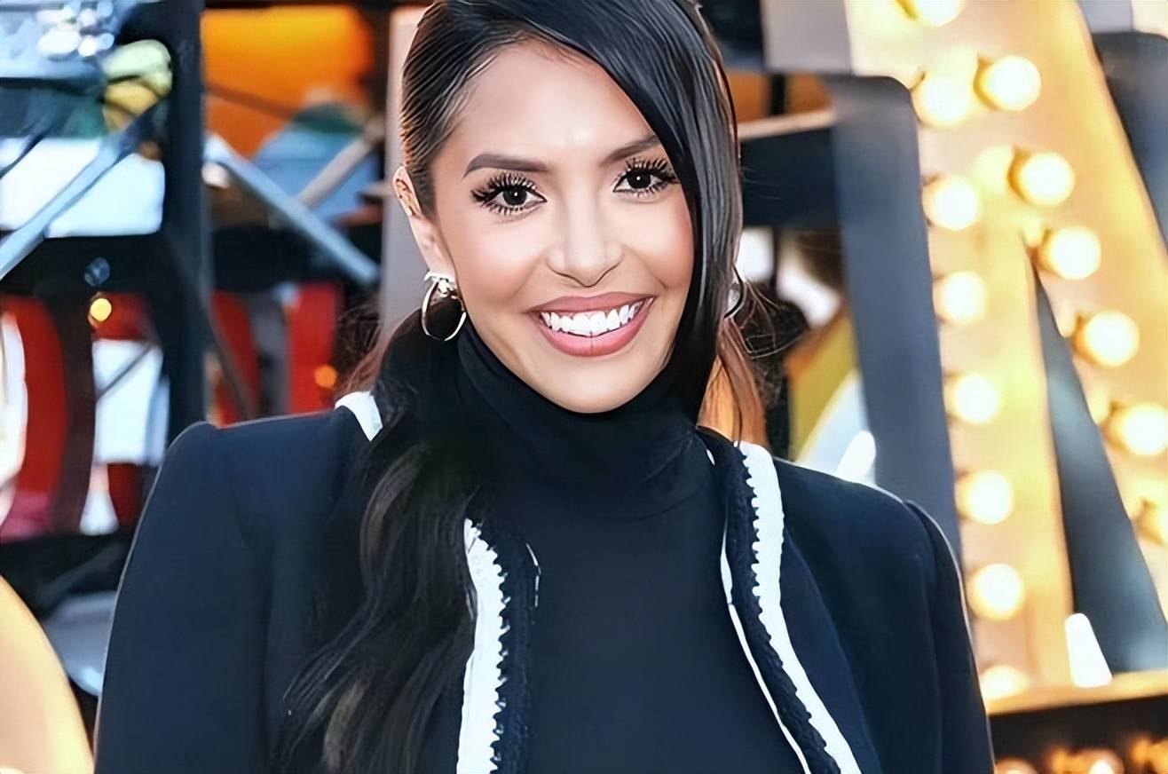 网友街头偶遇瓦妮莎,41岁颜值依旧能打,皮肤完美酷似少女_科比_照片