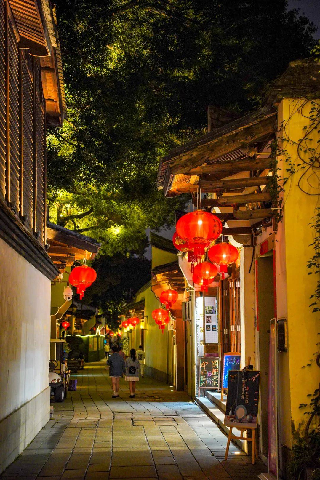 导游_戏台_夜锦